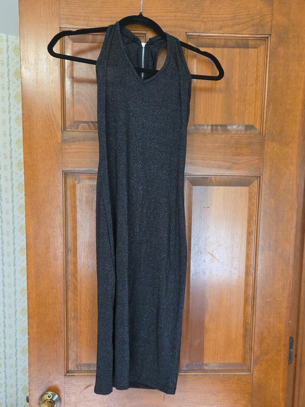 Sleeveless Glitter Black Midi Dress